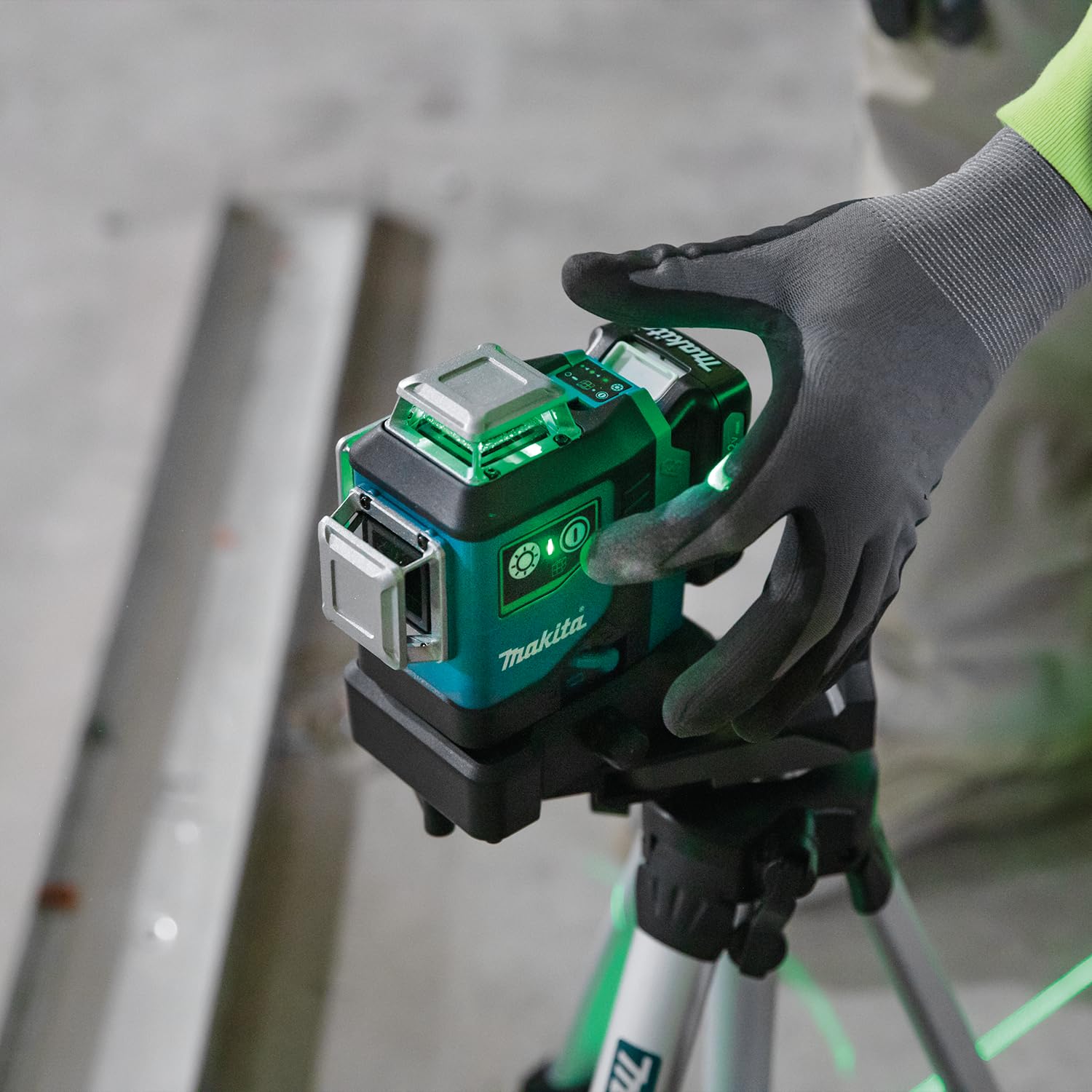 Makita SK700GD 12V max CXT® Lithium-Ion Cordless Self-Leveling 360° 3-Plane Green Laser, Class II, 510-530 nm, <2 mW, Tool Only - Image 21